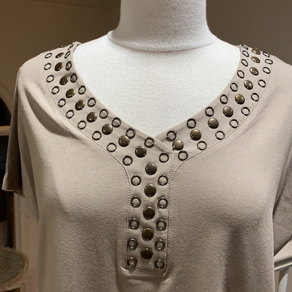 Top it off - Picture 2 of 7